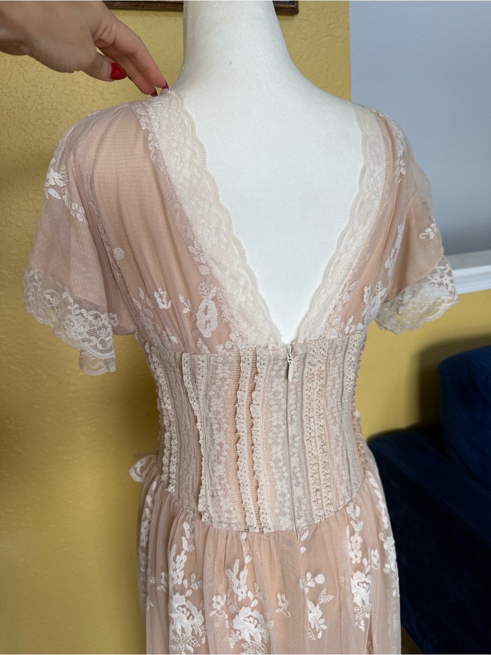 Wild Thorn Rose Corset Dress - Picture 8 of 9